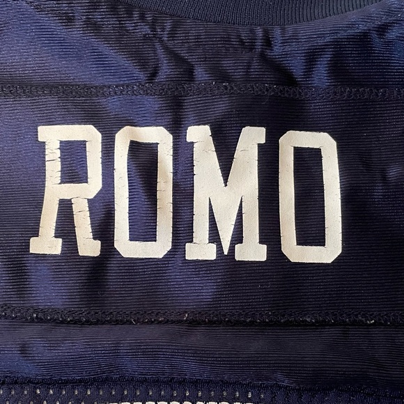 Tony Romo on field Equipment Reebok mesh shirt - Picture 7 of 11